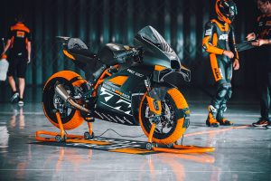 ktm-rc-8c-2023-caratteristiche-e-prezzo