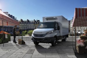 nueva-iveco-edaily-la-firma-italiana-se-pone-las-pilas-con-hasta-300-kms-de-autonomia-electrica