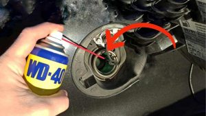 wd-40-nel-serbatoio-il-risultato-e-formidabile-il-trucchetto-che-ti-fa-risparmiare-un-sacco