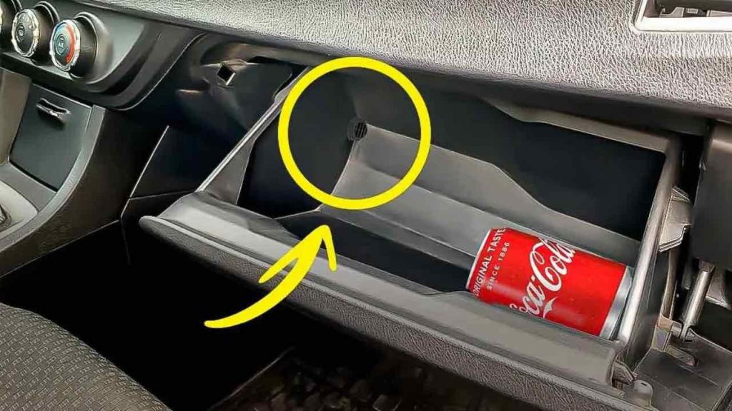 cassetto-portaoggetti-la-funzione-segreta-che-in-auto-ignorano-tutti