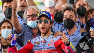 motogp-i-manager-dei-piloti-chi-sono-cosa-fanno-quanto-guadagnano