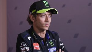 valentino-rossi-non-e-al-livello-di-marquez-e-stoner-lanalisi-del-pilota-italiano