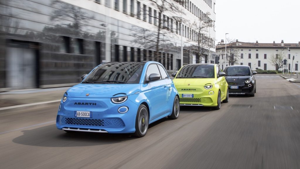 abarth-500-elettrica-raddoppia-non-solo-scorpionissima-ecco-turismo-e-500e