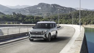 arriva-nel-2024-il-nuovo-e-tourneo-courier-di-ford-100-elettrico