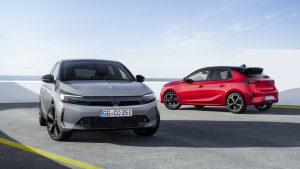 opel-corsa-restyling-che-cambiamento-stile-motori-mild-hybrid-e-lelettrica-con-piu-autonomia