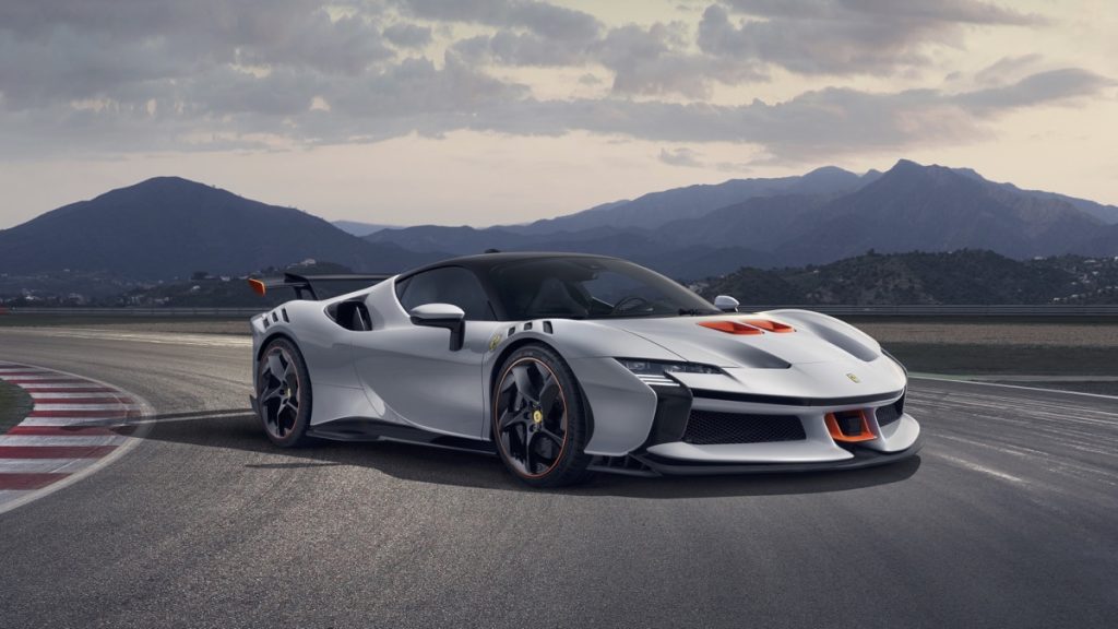 ferrari-sf90-stradale-e-exxagerata-riecco-una-rossa-con-lala