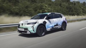 renault-va-in-scenic-il-quinto-atto-del-fu-monovolume-ora-e-suv-ed-e-tech