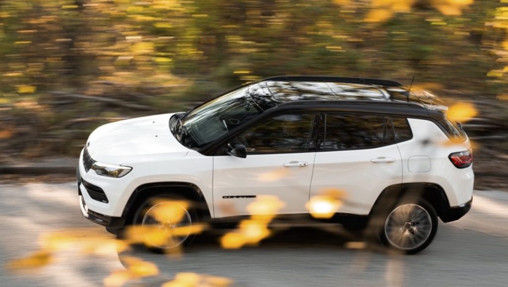 jeep-compass-2024-bussola-in-direzione-hybrid-addio-al-diesel