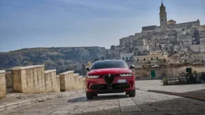 alfa-romeo-tonale-2024-e-un-omaggio-al-made-in-italy