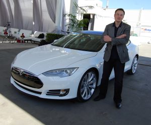 tesla-licenzia-14mila-dipendenti