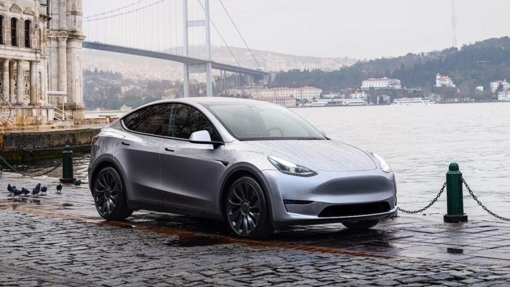 tesla-model-y-novita-long-range-a-trazione-posteriore-i-prezzi