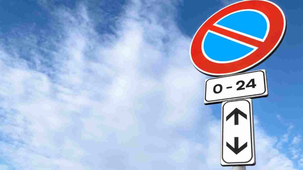 non-parcheggiare-in-divieto-di-sosta-la-multa-puo-essere-salatissima